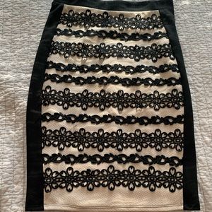 Lace design dressy pencil skirt